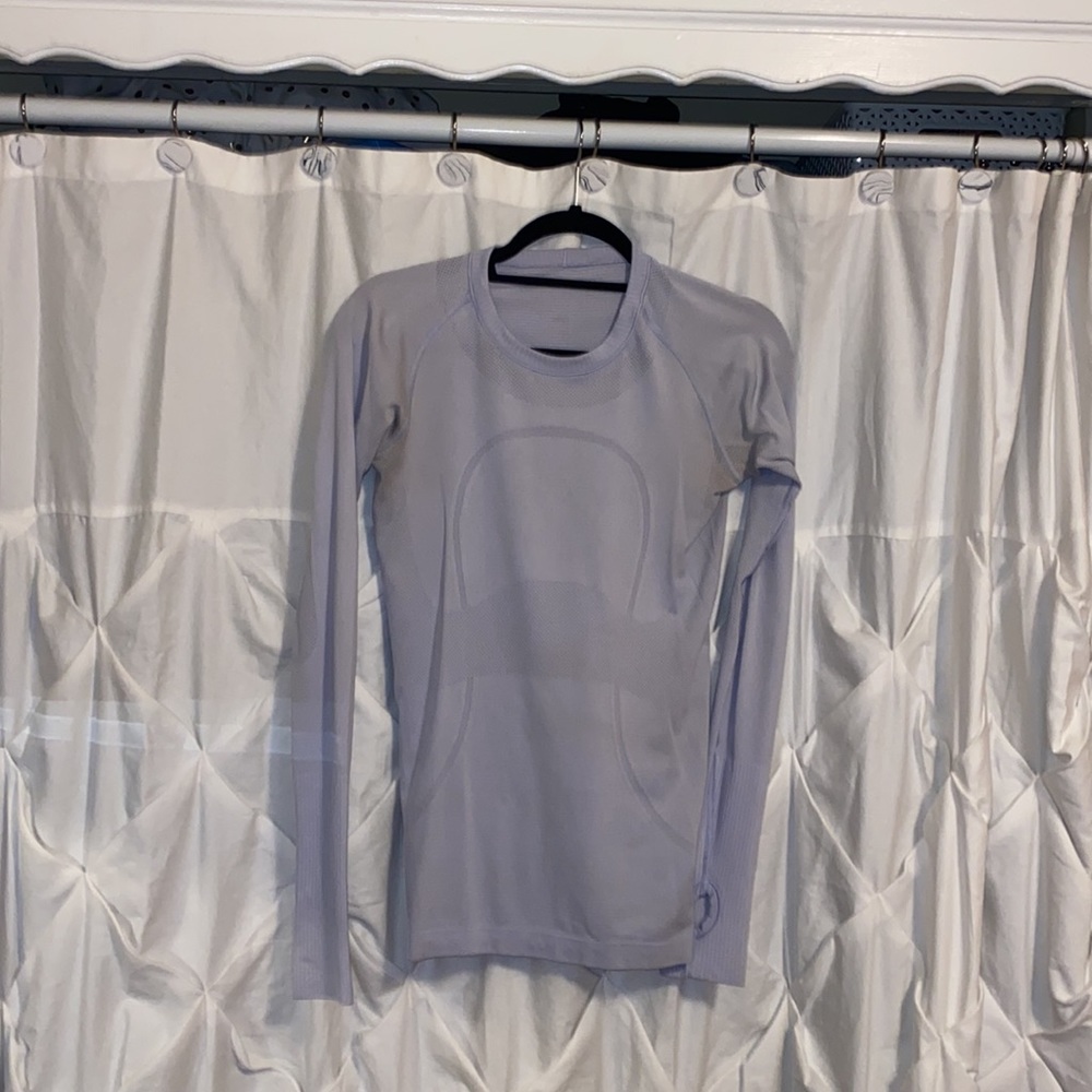 Lululemon size 4 light purple long-sleeve top